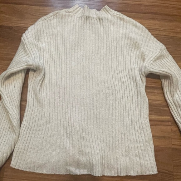 Chunky Wide Ribbed Sweater - Picture 8 of 12